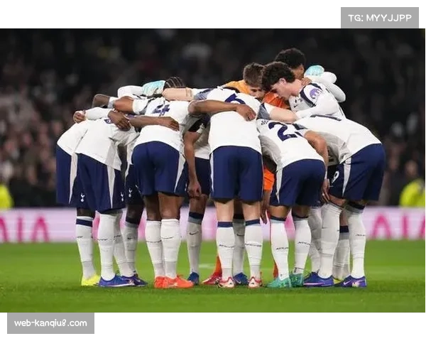 现场直击：古迪逊公园球场球迷高歌支持身陷保级战的球队