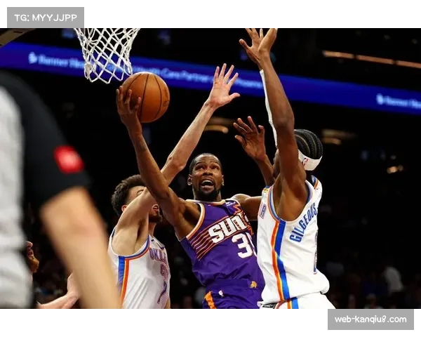 赛后分析:太阳依赖中距离单打取胜,其进攻模式在强调三分与攻筐的潮流中引讨论 赛后分析:太阳依赖中距离单打取胜,其进攻模式在强调三分与攻筐的潮流中引讨论